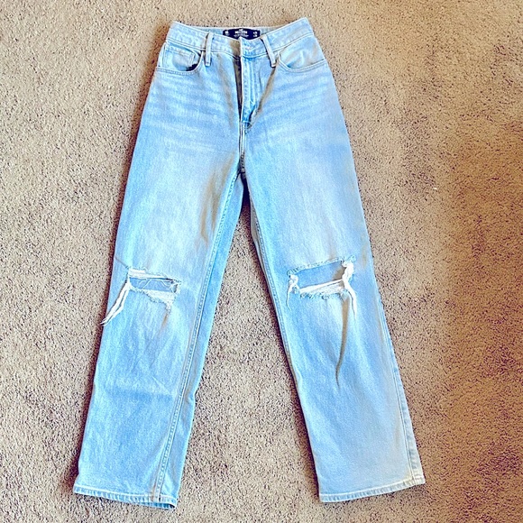 Hollister Ultra High Rise Dad Jean Light Wash Size 0 Short - Picture 2 of 6
